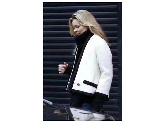Chaquetas Chanel La Petite Veste Noire Multicolor - vista 3