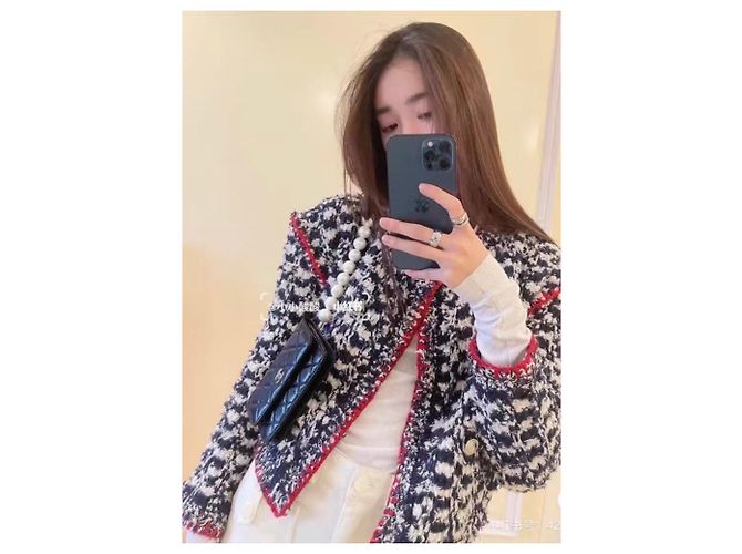 Chaquetas Chanel La Petite Veste Noire Multicolor - vista 2