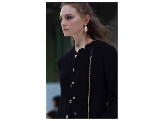 Chaquetas Chanel La Petite Veste Noire Negro - vista 5