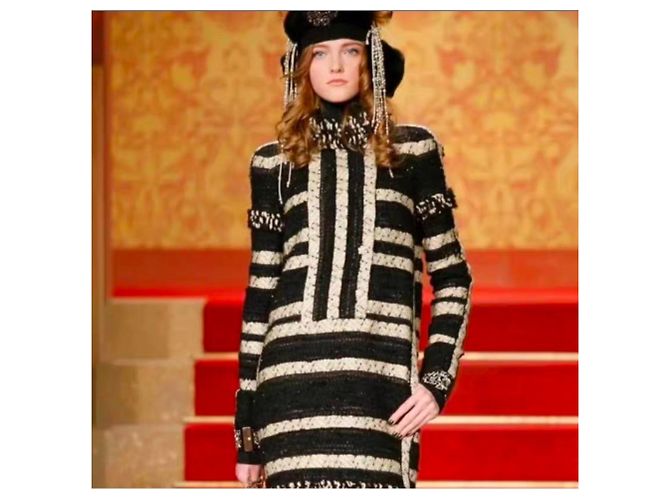 Chaquetas Chanel La Petite Veste Noire Multicolor - vista 5