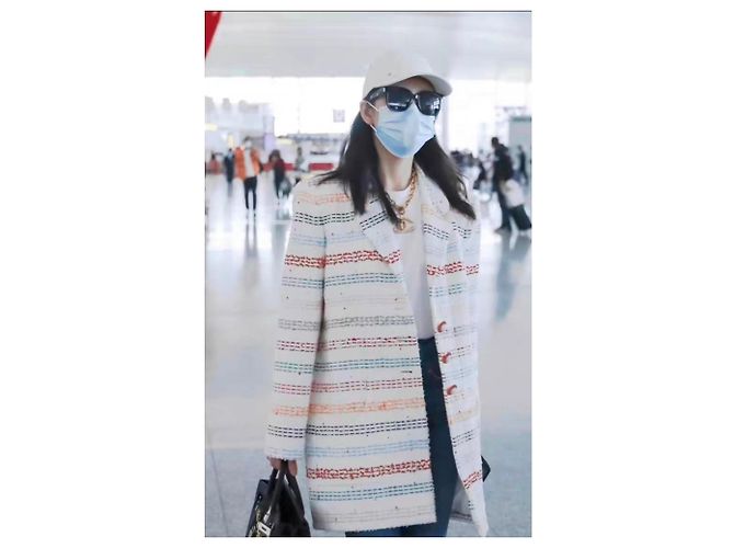 Chaquetas Chanel La Petite Veste Noire Multicolor - vista 3