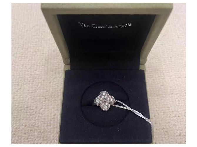 Anelli Vintage Alhambra Van Cleef & Arpels Bianco - vista 3