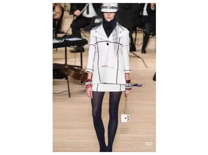 Chaquetas Chanel La Petite Veste Noire Multicolor - vista 3