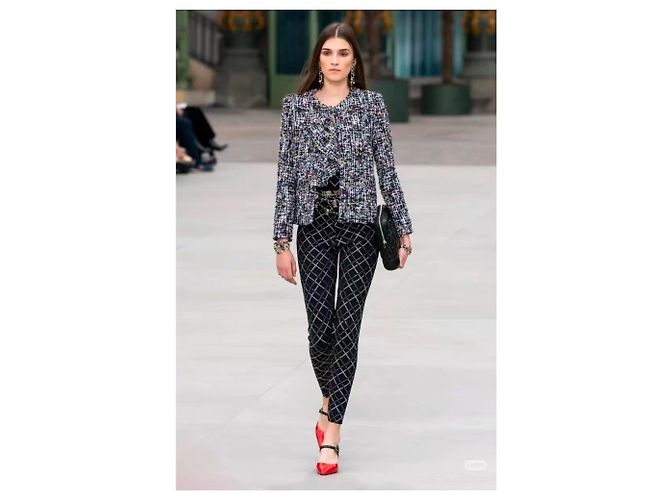 Chaquetas Chanel La Petite Veste Noire Multicolor - vista 5