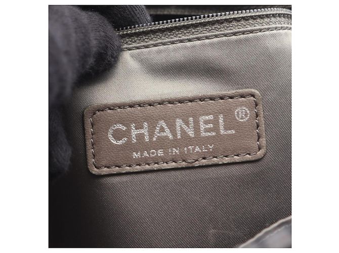 Timeless Borsa a tracolla Chanel 2.55 traforata Nero - vista 4
