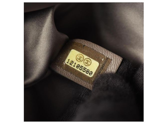 Timeless Borsa a tracolla Chanel 2.55 traforata Nero - vista 5