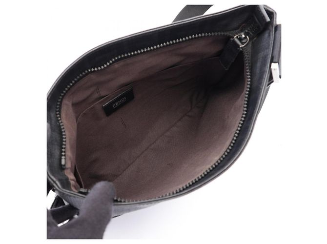 Fendi Zucca Schultertasche aus schwarzem beschichtetem Canvas - Ansicht 3