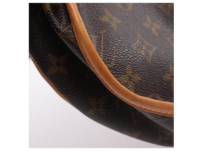 Borsa a tracolla Louis Vuitton Menilmontant PM Marrone - vista 9