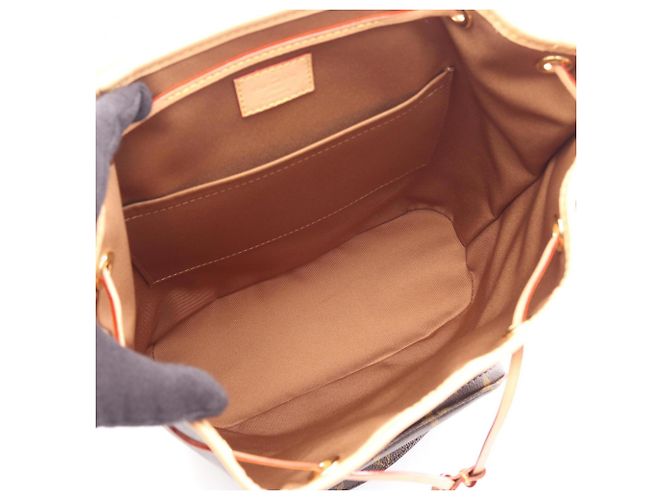 Zaino/Borsa Louis Vuitton Montsouris PM Monogram Marrone - vista 3