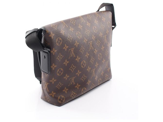 Borsa a tracolla Louis Vuitton Magnetic Messenger Monogram Macassar Marrone Nero - vista 2
