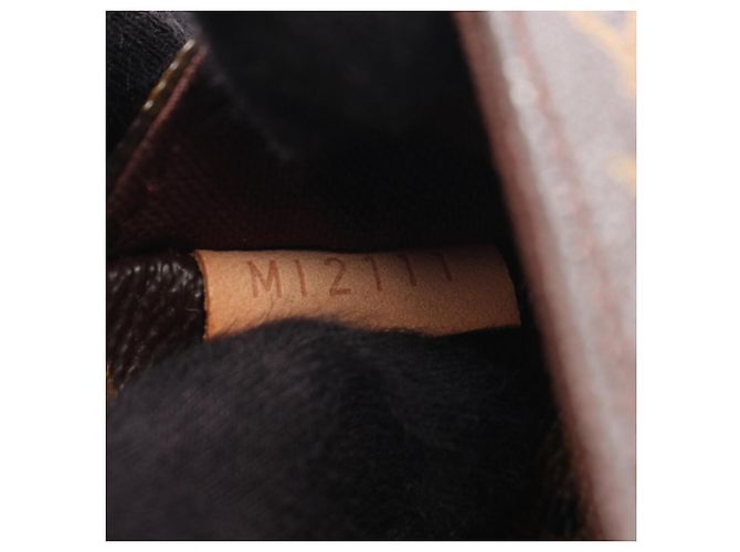 Borsa a tracolla Louis Vuitton Menilmontant MM Monogram Marrone - vista 5