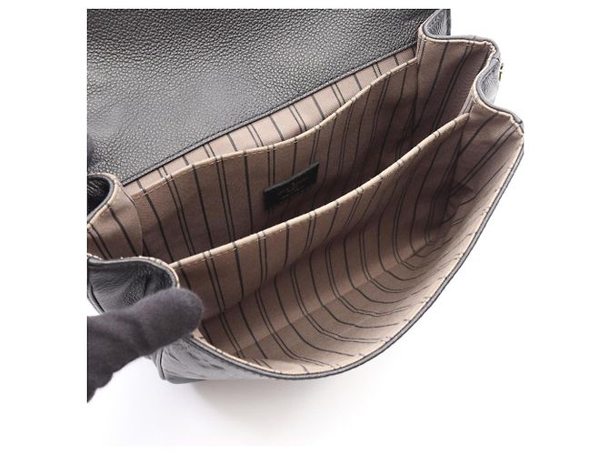 Sac à main Louis Vuitton Pochette Métis MM Monogram Empreinte Noir - vue 3