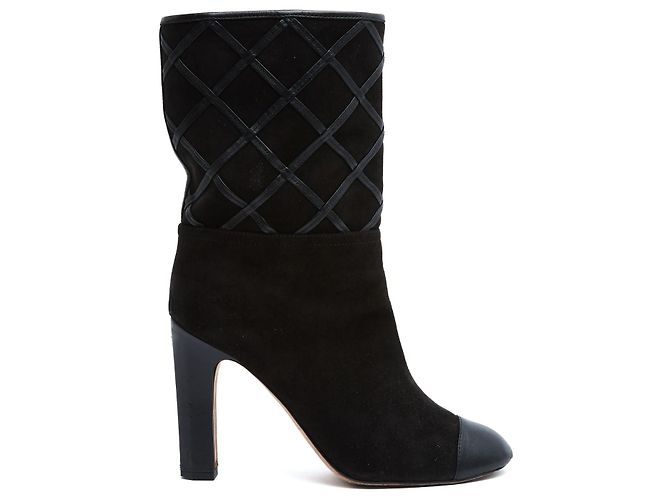 Chanel Botins de Camurça Preta Acolchoados EU 38.5 Preto - vista 2
