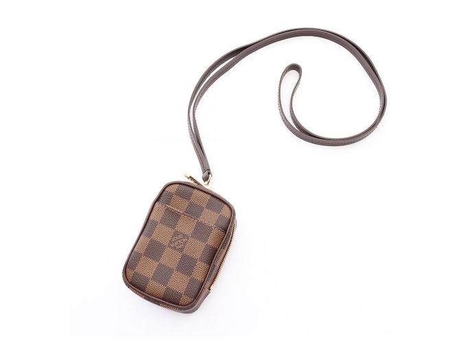 Louis Vuitton Etui Okapi PM Pouch Castaño Damier ebene - vista 9