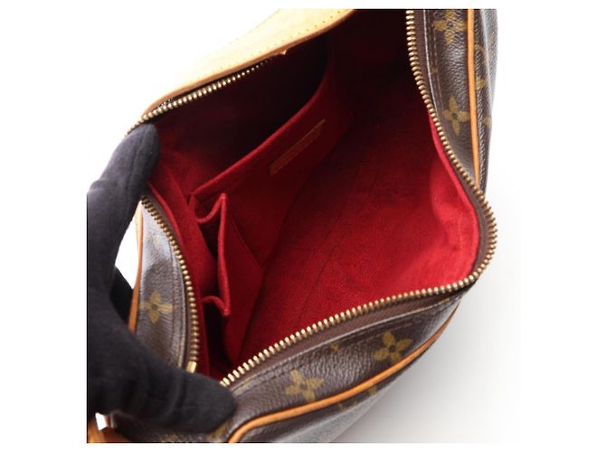 Louis Vuitton Croissant MM Monogram Schultertasche Braun Monogramm - Ansicht 3