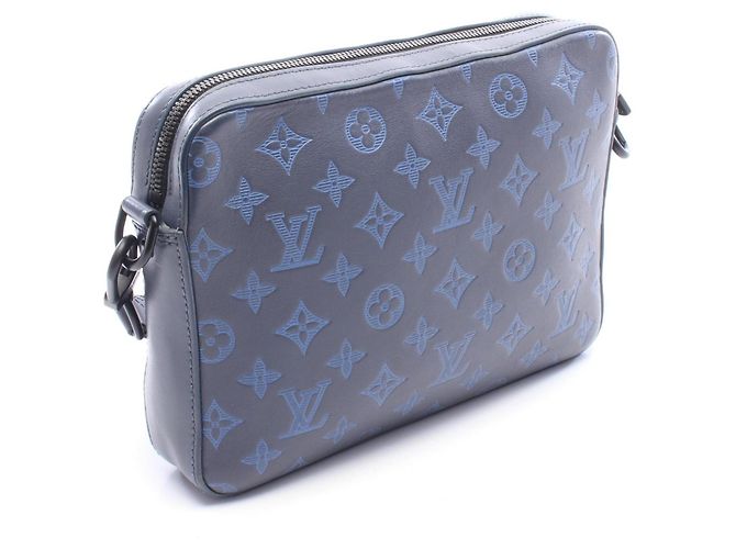 Bolsa Louis Vuitton Duo Messenger Monogram Shadow Azul marinho - vista 2