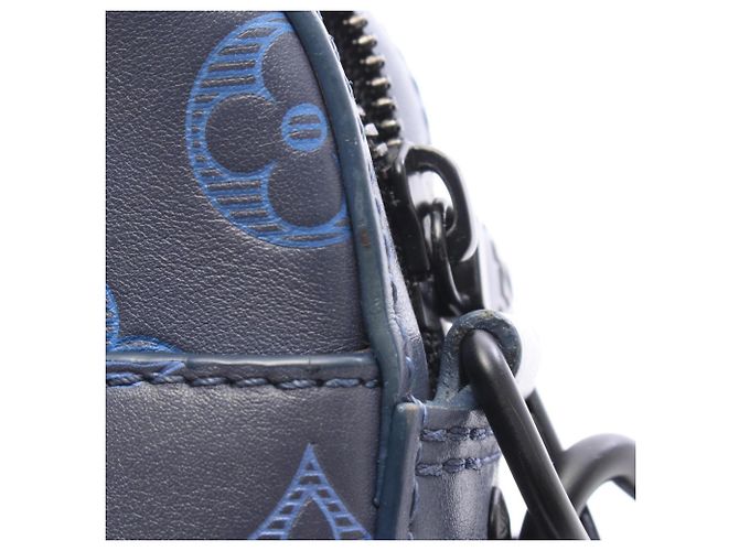 Bolsa Louis Vuitton Duo Messenger Monogram Shadow Azul marinho - vista 6