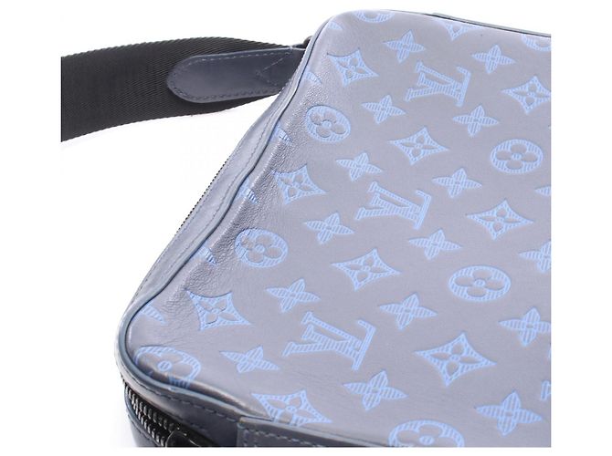 Bolsa Louis Vuitton Duo Messenger Monogram Shadow Azul marinho - vista 7