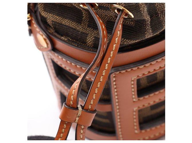 Zucca Borsa a secchiello Fendi Nano Step Out Marrone - vista 6