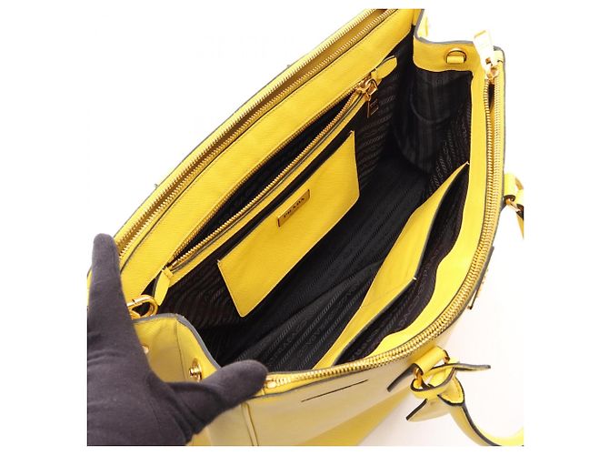 Borsa Tote 2-Way Prada Saffiano Lux Yellow Giallo - vista 3