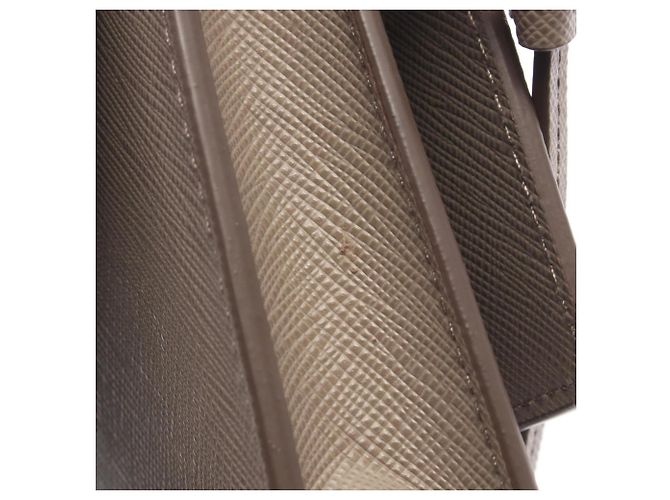 Prada Saffiano Schultertasche mit Triangle-Logo Beige - Ansicht 5