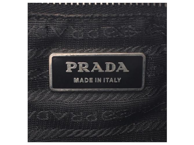 Bolsa de Ombro Prada Triangle Logo Preto - vista 4