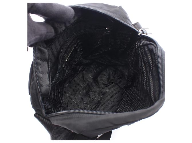 Borsa a tracolla Prada con logo triangolare in nero - vista 3