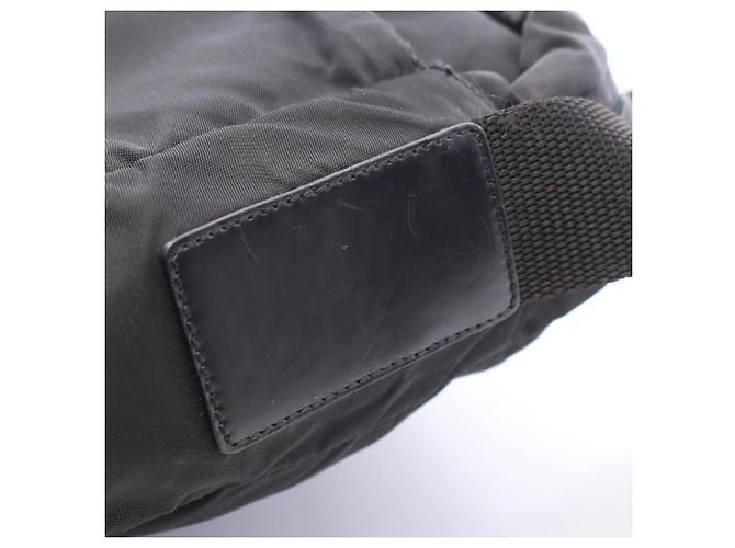 Borsa a tracolla Prada con logo triangolare in nero - vista 5