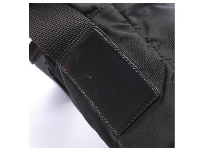 Borsa a tracolla Prada con logo triangolare in nero - vista 6