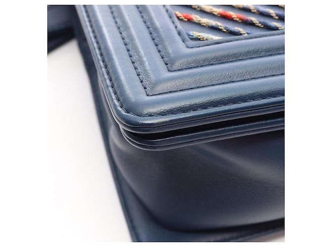 Borsa a tracolla Chanel Boy Chevron V-Stitch in pelle Blu Multicolore - vista 8