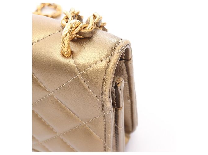 Borsa a tracolla Chanel Matelassé in pelle d'agnello dorata D'oro - vista 11
