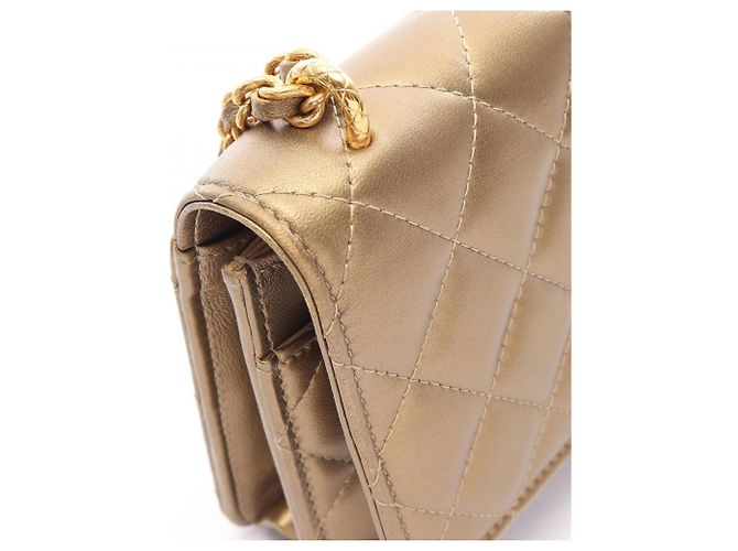 Borsa a tracolla Chanel Matelassé in pelle d'agnello dorata D'oro - vista 12
