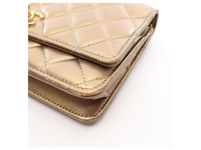 Borsa a tracolla Chanel Matelassé in pelle d'agnello dorata D'oro - vista 7