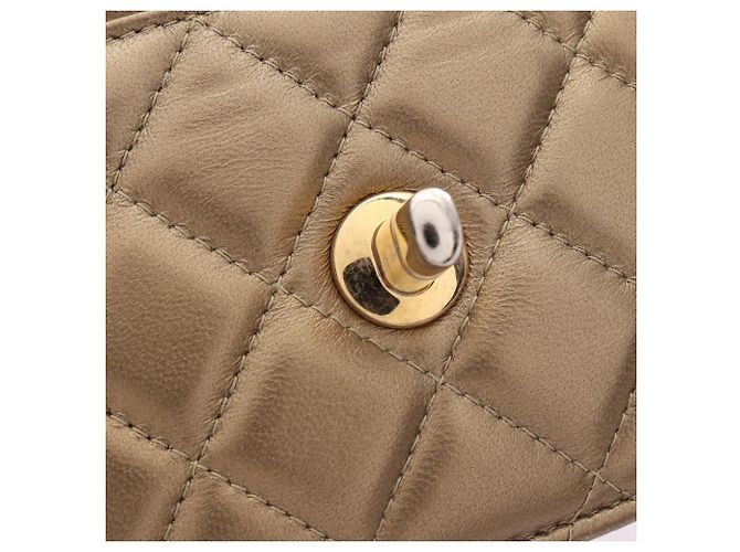 Borsa a tracolla Chanel Matelassé in pelle d'agnello dorata D'oro - vista 8