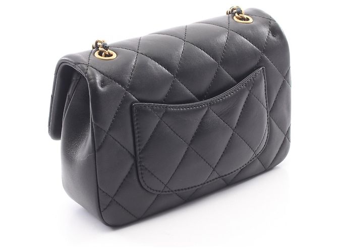 Timeless Borsa a tracolla Chanel Matelassé in pelle d'agnello nera Nero - vista 2