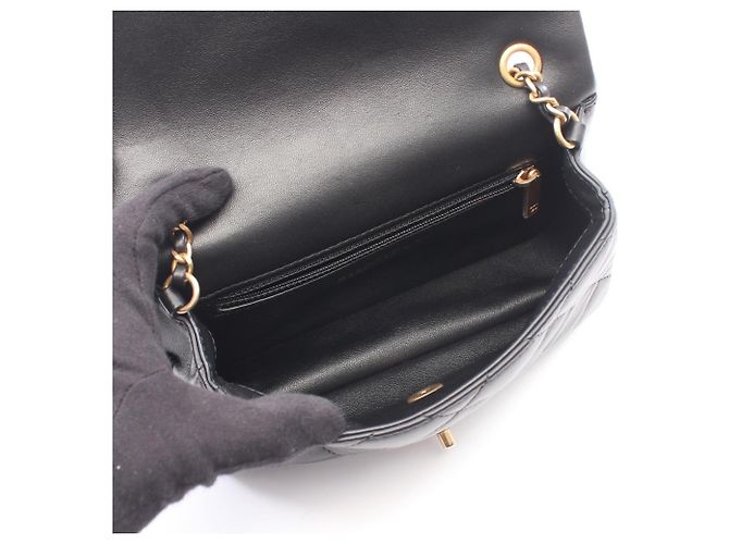 Timeless Borsa a tracolla Chanel Matelassé in pelle d'agnello nera Nero - vista 3