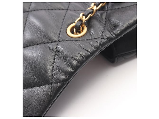 Timeless Borsa a tracolla Chanel Matelassé in pelle d'agnello nera Nero - vista 6