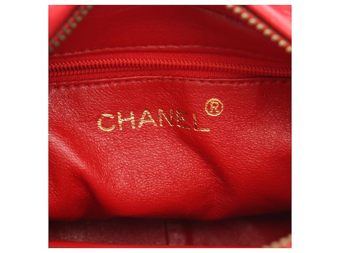 Borsa a spalla Chanel Matelassé con nappina Rosso - vista 4