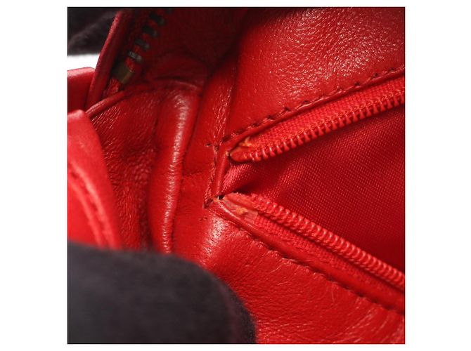 Borsa a spalla Chanel Matelassé con nappina Rosso - vista 6