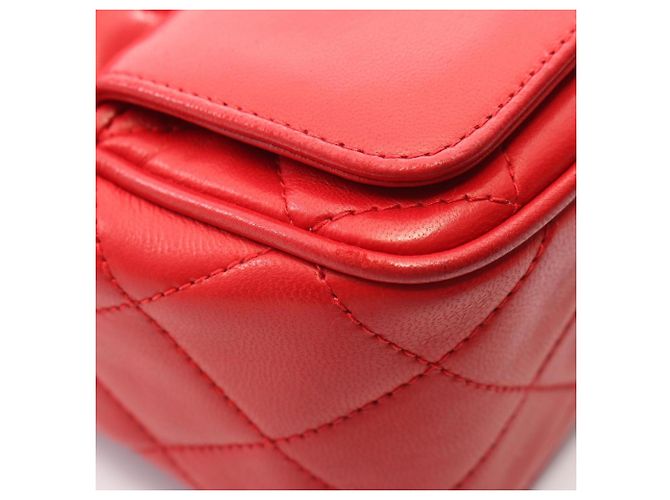 Borsa a spalla Chanel Matelassé con nappina Rosso - vista 8
