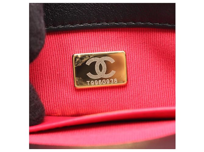 Borsa a tracolla Chanel Matelassé Heart Lock Nero - vista 5