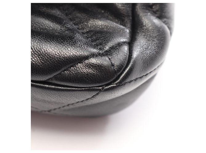 Borsa a tracolla Chanel Matelassé Heart Lock Nero - vista 7