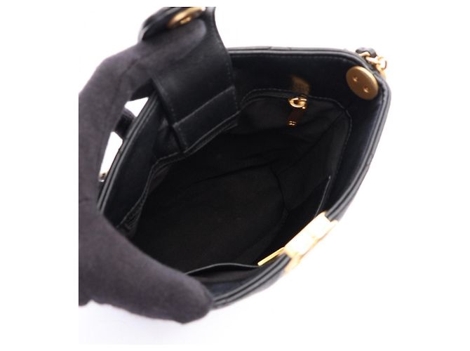 Borsa a secchiello Chanel Matelassé in pelle di agnello nera Nero - vista 3