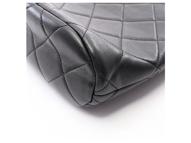 Borsa a secchiello Chanel Matelassé in pelle di agnello nera Nero - vista 6