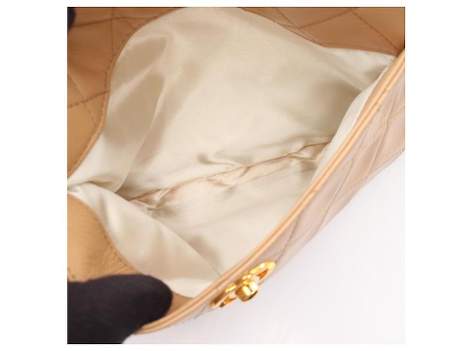 Borsa Chanel Matelassé in Beige - vista 13