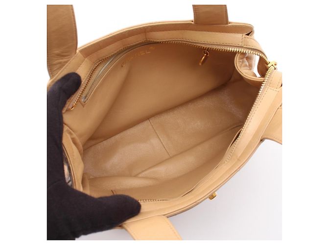 Borsa Chanel Matelassé in Beige - vista 3