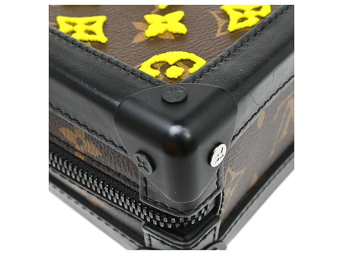 Louis Vuitton Vertical Soft Trunk Monogram Tuffetage Canvas Marron - vue 6
