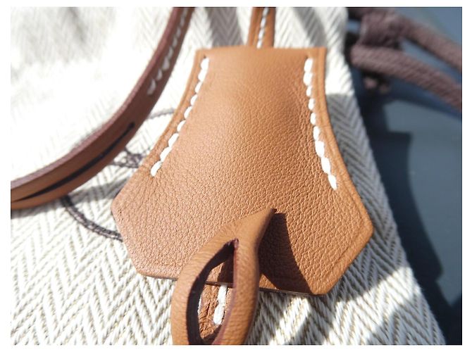Hermès Clochette e Charm in Pelle per Borsa Kelly o Birkin Cammello - vista 2
