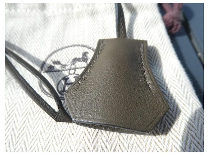 Hermès Clochette e Tracolla in Pelle per Kelly o Birkin Grigio - vista 2