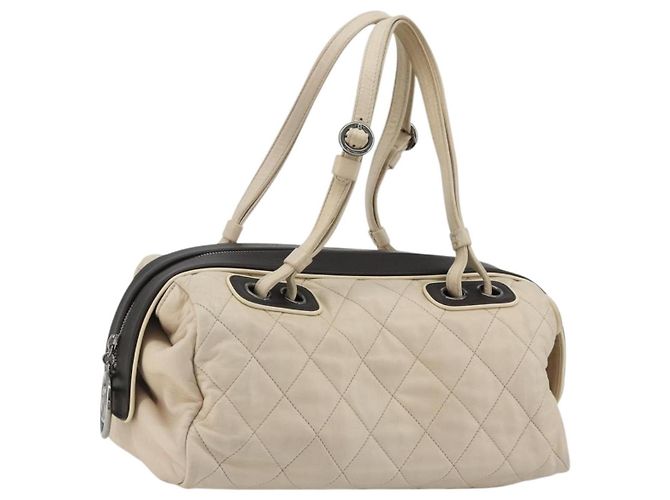 Chanel Sport Line Bowler em couro acolchoado Bege - vista 3
